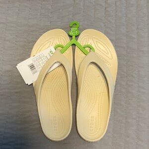 Crocs kadee II flip flops